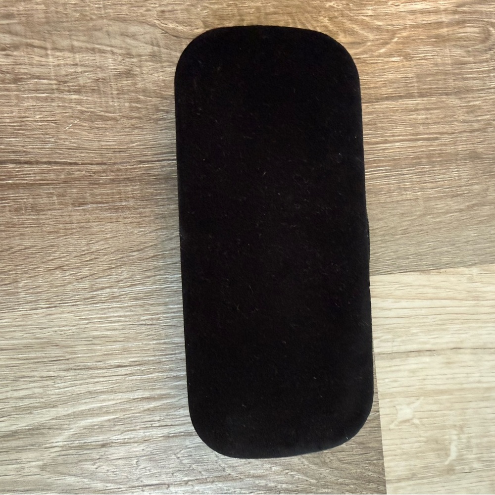 Gucci Sunglasses Case - Picture 5 of 6